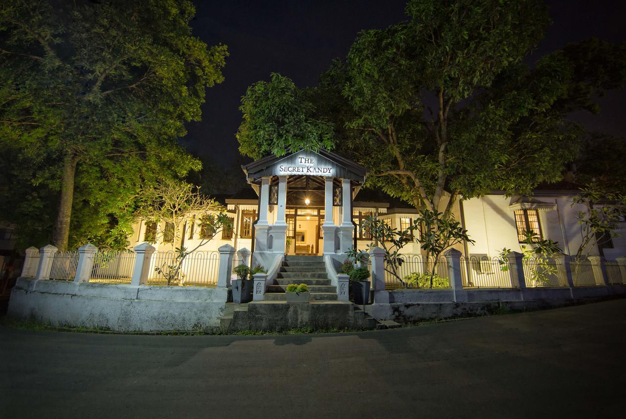 The Secret Kandy Luaran gambar