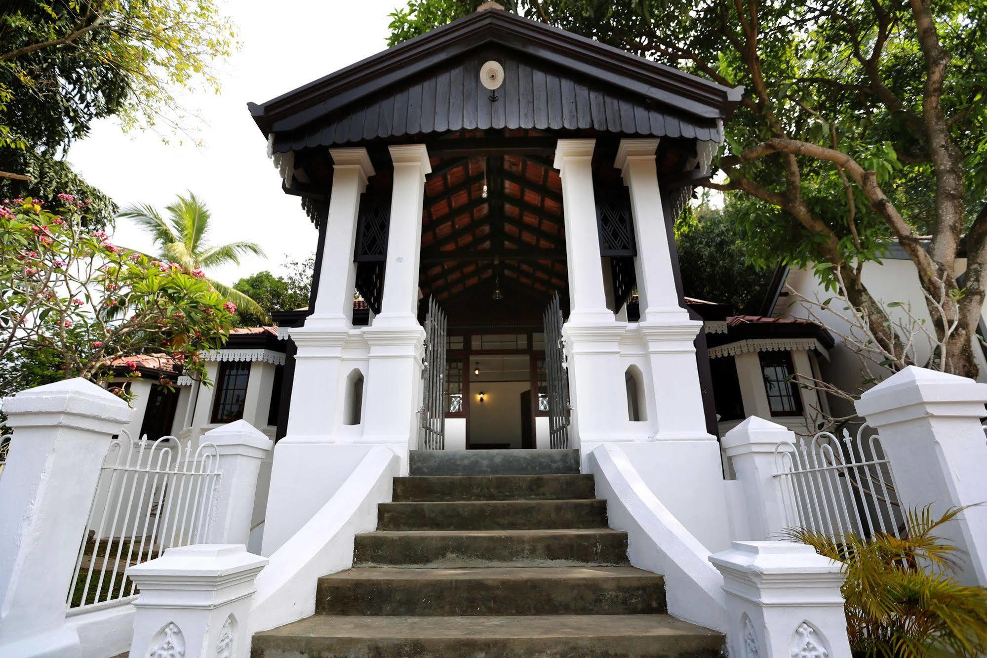 The Secret Kandy Luaran gambar